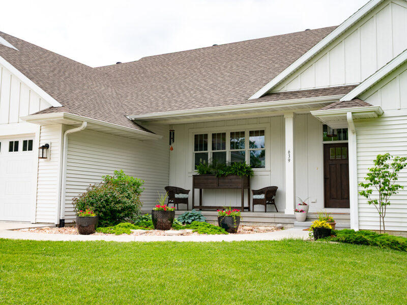 Custom white ranch style home in cedar rapids iowa